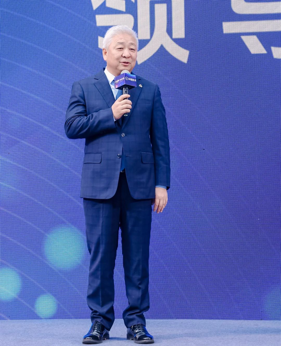 ���ܶ������³�